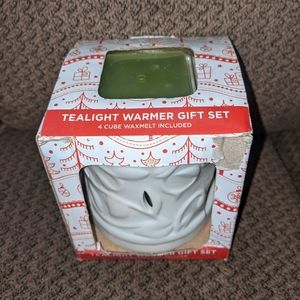 NWOT White Ceramic Tealight Warmer Gift Set w/4 Cube Wax Melts & Instructions